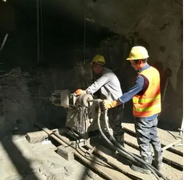 红毛镇水下抗分散灌浆料特点 水下不分散注浆料介绍