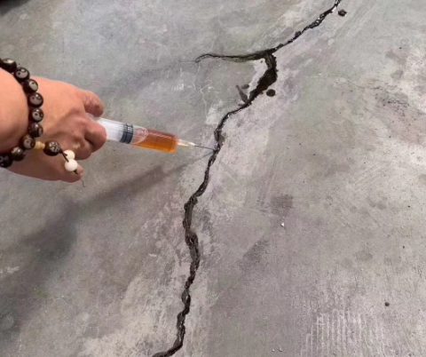 红毛镇混凝土裂缝修补技术详解​